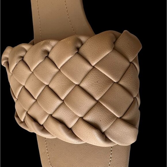 HM tan slides - Picture 2 of 7